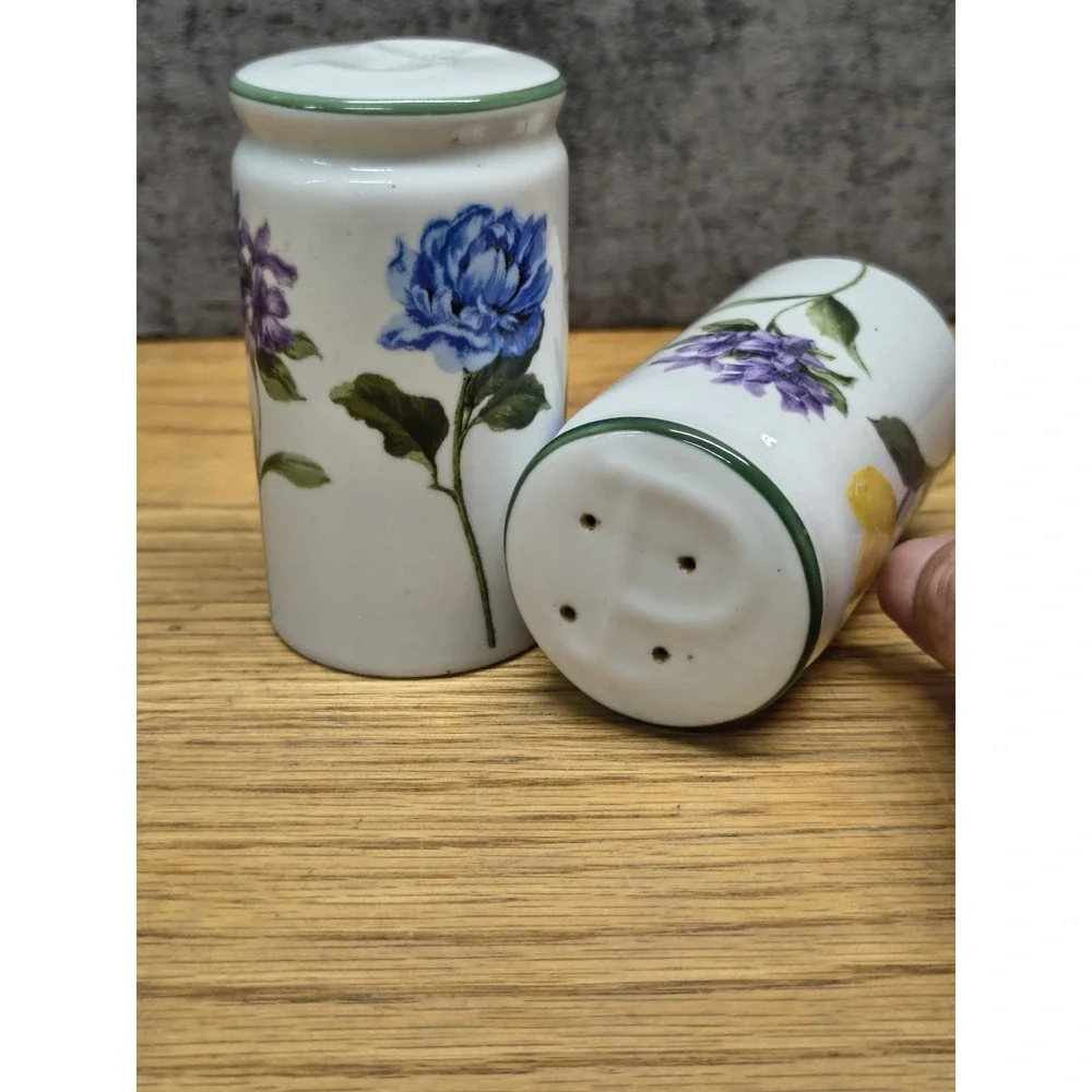 Salt and Pepper Shakers Set Ceramic Multi Color Floral Pattern Yellow Blue